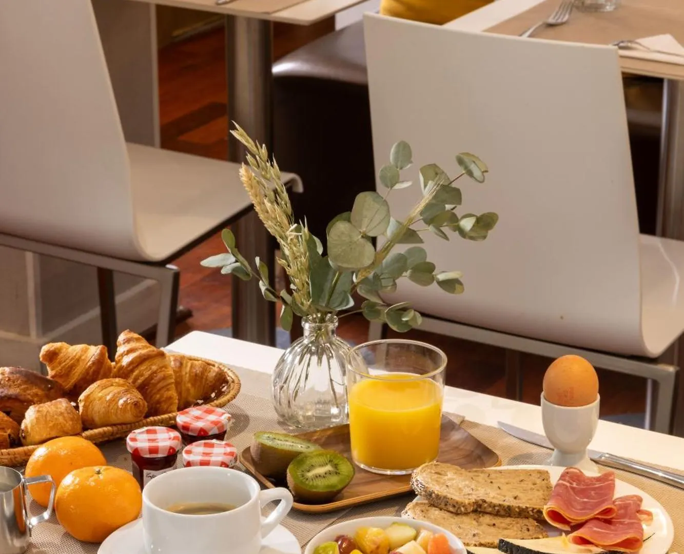Des Ambassadeurs Hotel 3*